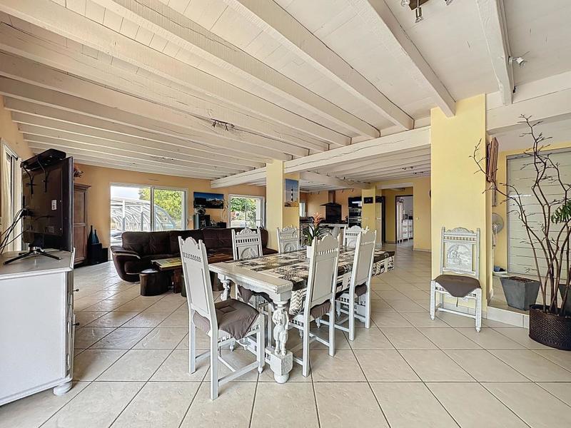 Maison en pierre - 232 m² - 7 pièces