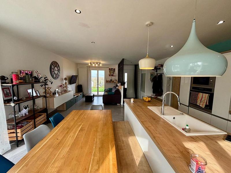 Maison - 97 m² - 5 pièces