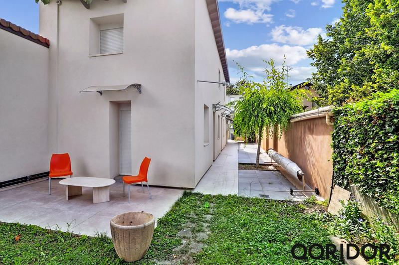 Maison - 285 m² - 10 pièces