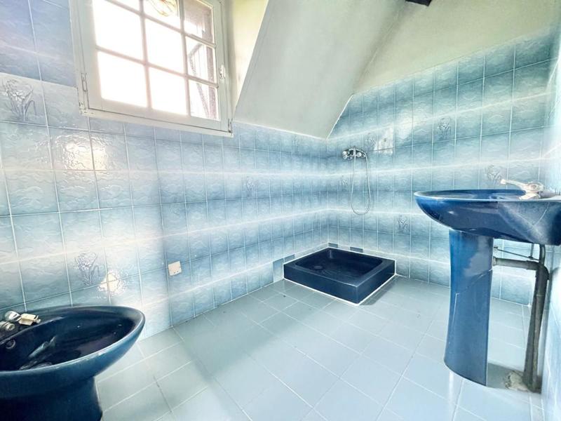 Maison - 217 m² - 7 pièces