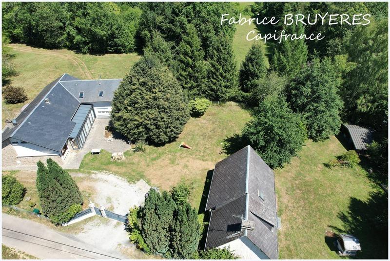 Maison - 247 m² - 8 pièces