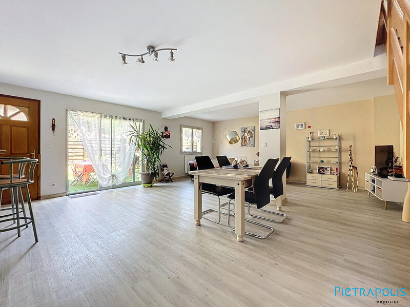 Maison - 101 m² - 3 pièces