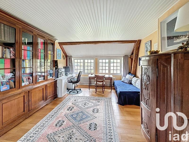 Maison - 230 m² - 6 pièces