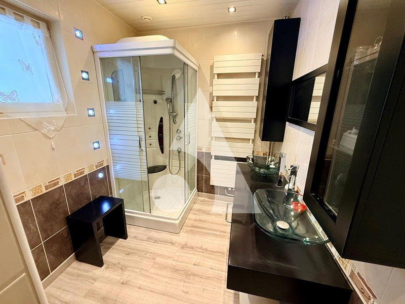 Maison - 177 m² - 6 pièces