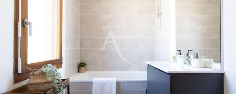 Maison - 212 m² - 4 pièces