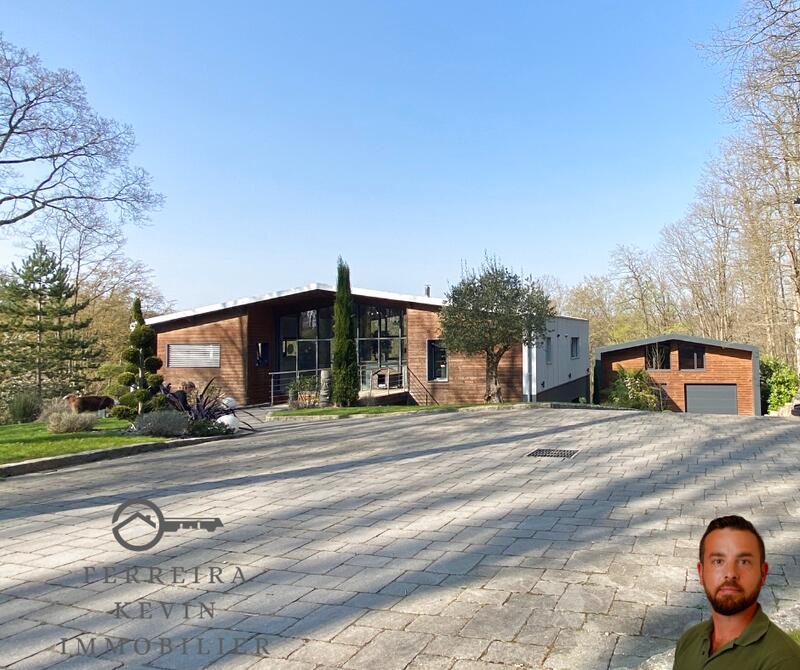 Maison - 200 m² - 7 pièces