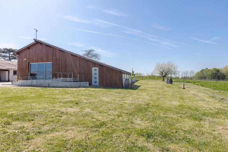 Château - 430 m² - 11 pièces