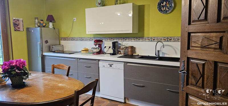 Maison - 180 m² - 8 pièces