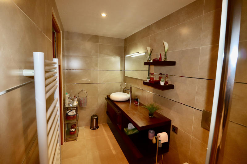 Maison - 251 m² - 11 pièces