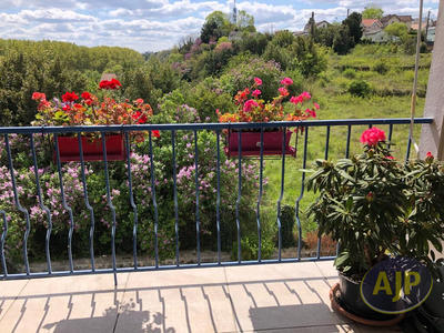 Appartement - 90 m² - 4 pièces