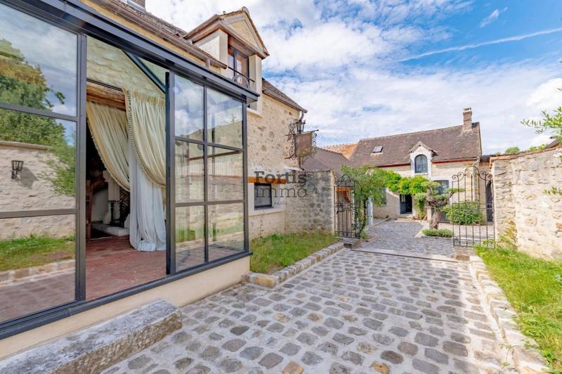 Demeure - 350 m² - 11 pièces