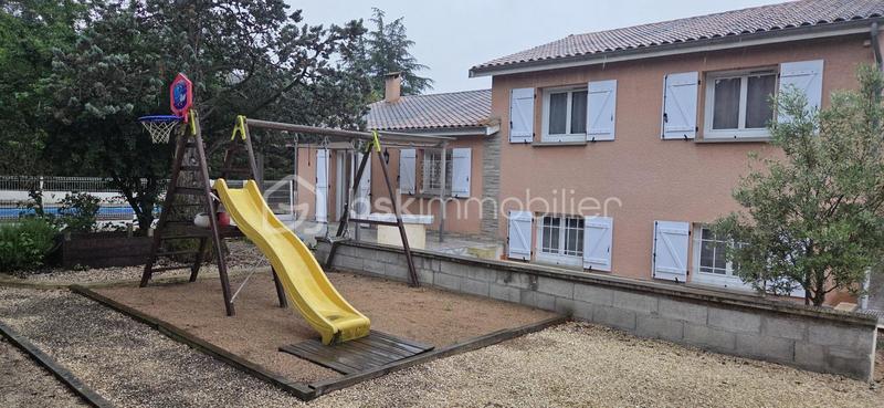 Maison traditionnelle - 135 m² - 5 pièces