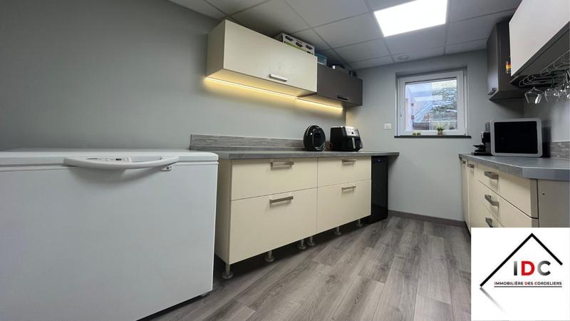 Appartement - 163 m² - 6 pièces