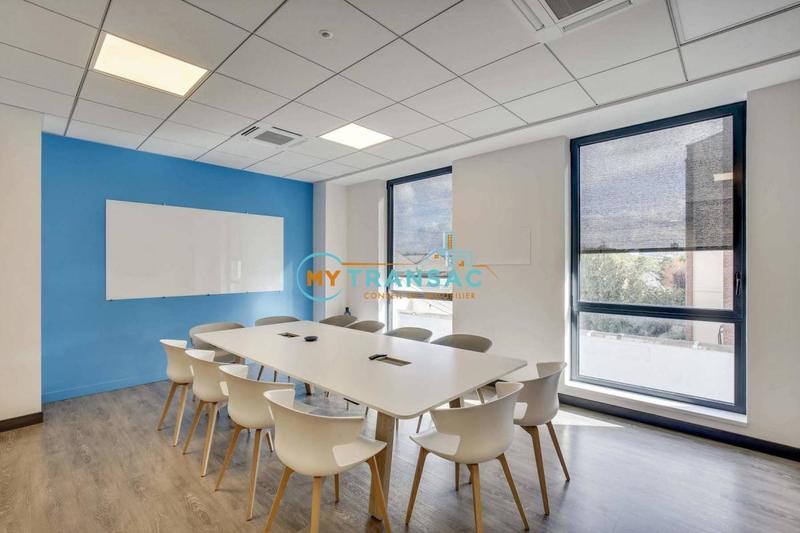 Local d'activités - 3 292 m²