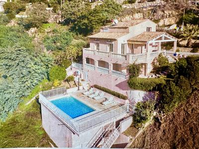 Villa - 172 m² - 6 pièces