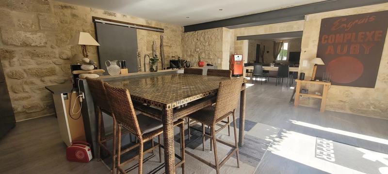 Maison - 258 m² - 4 pièces