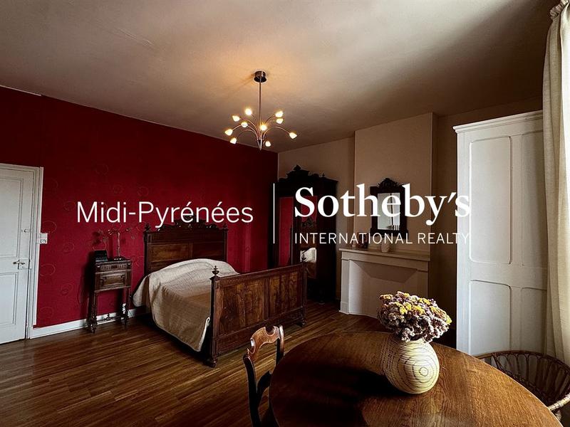 Maison - 299 m² - 8 pièces