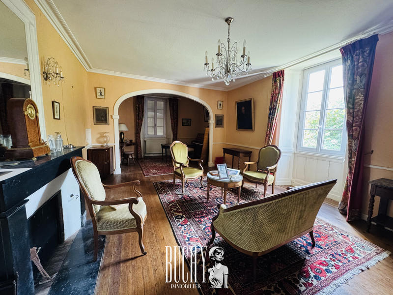 Maison - 482 m² - 11 pièces