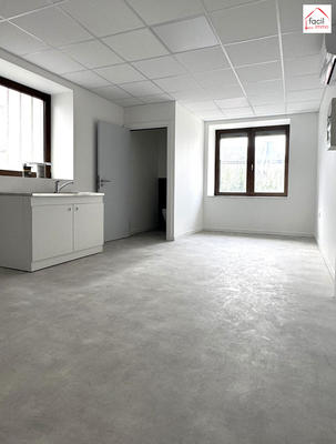 Bureau - 28 m² - 1 pièce