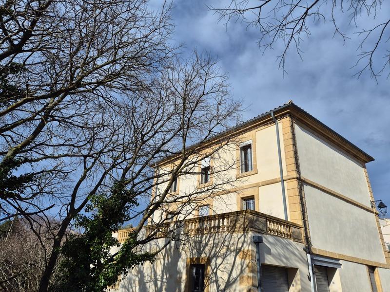 Maison - 200 m² - 8 pièces