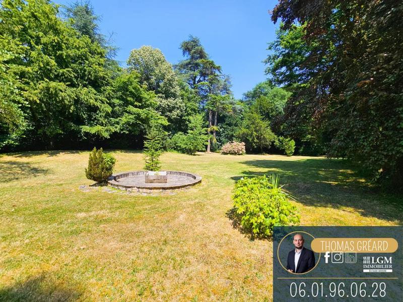 Propriété - 500 m² - 18 pièces