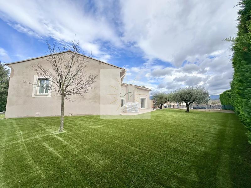 Maison - 168 m² - 4 pièces