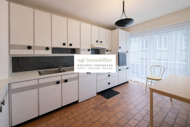 Appartement - 140 m² - 6 pièces