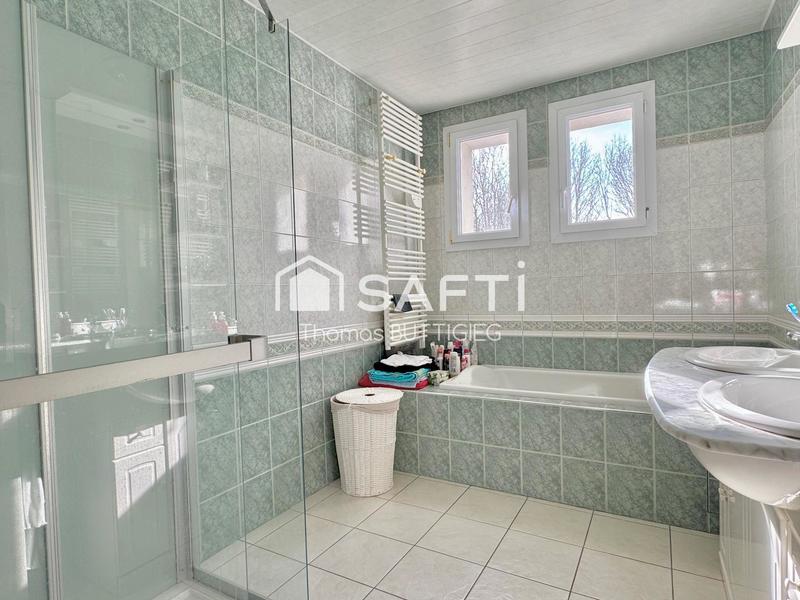 Maison - 250 m² - 9 pièces