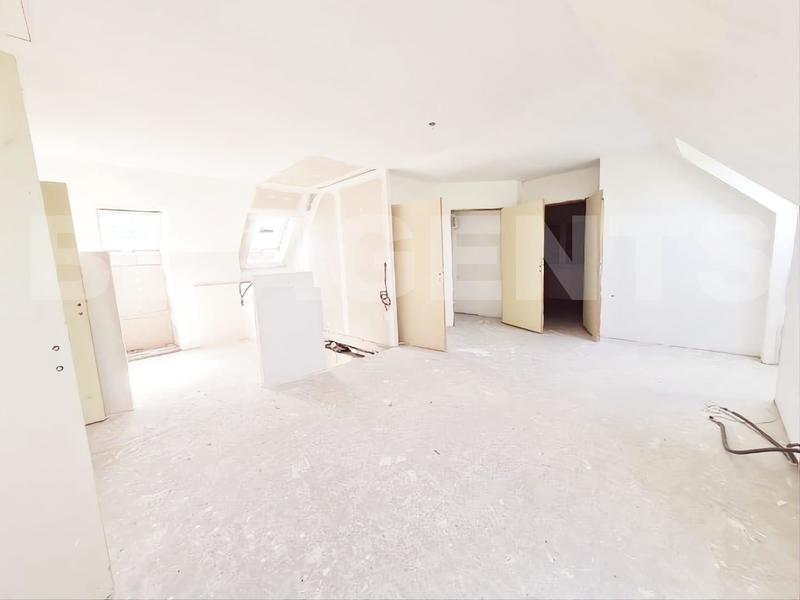 Maison - 180 m² - 8 pièces