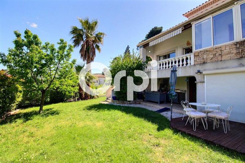 Maison - 200 m² - 5 pièces