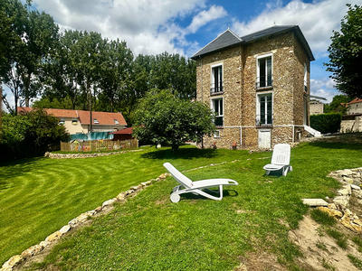 Maison - 200 m² - 9 pièces