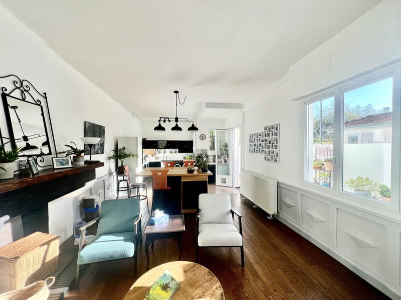 Maison jumelée - 240 m² - 11 pièces