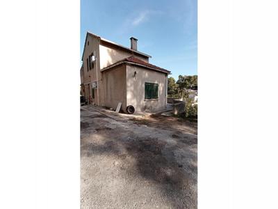 Propriété - 230 m² - 6 pièces