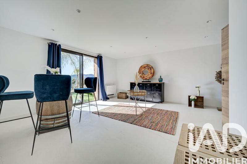 Maison - 288 m² - 8 pièces