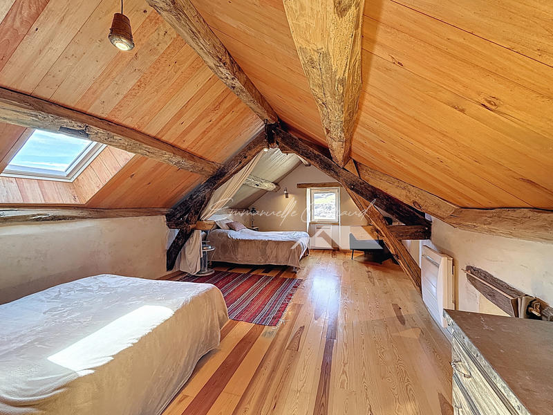 Maison - 197 m² - 7 pièces