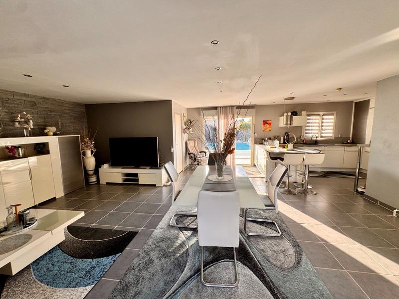 Maison - 111 m² - 4 pièces