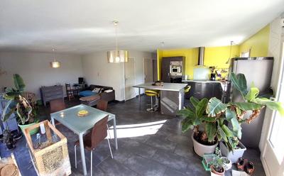 Maison - 93 m² - 4 pièces