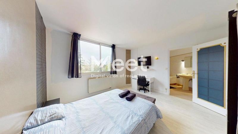 Maison d'architecte - 420 m² - 9 pièces