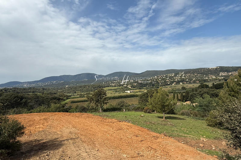 Terrain - 3 000 m²