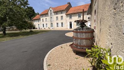 Maison - 590 m² - 20 pièces