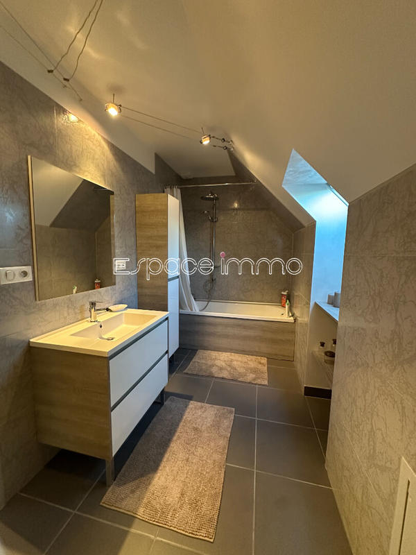 Maison - 165 m² - 6 pièces