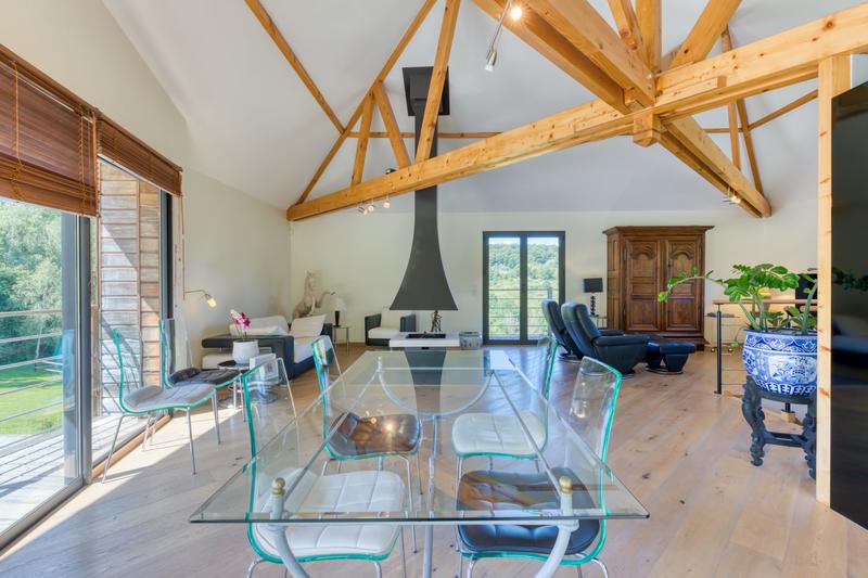 Maison contemporaine - 261 m² - 7 pièces