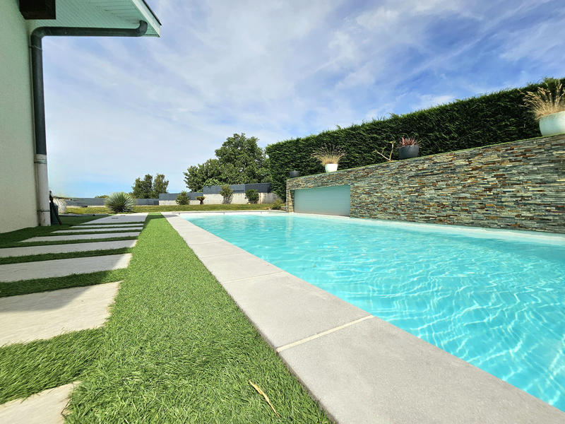 Maison - 214 m² - 7 pièces