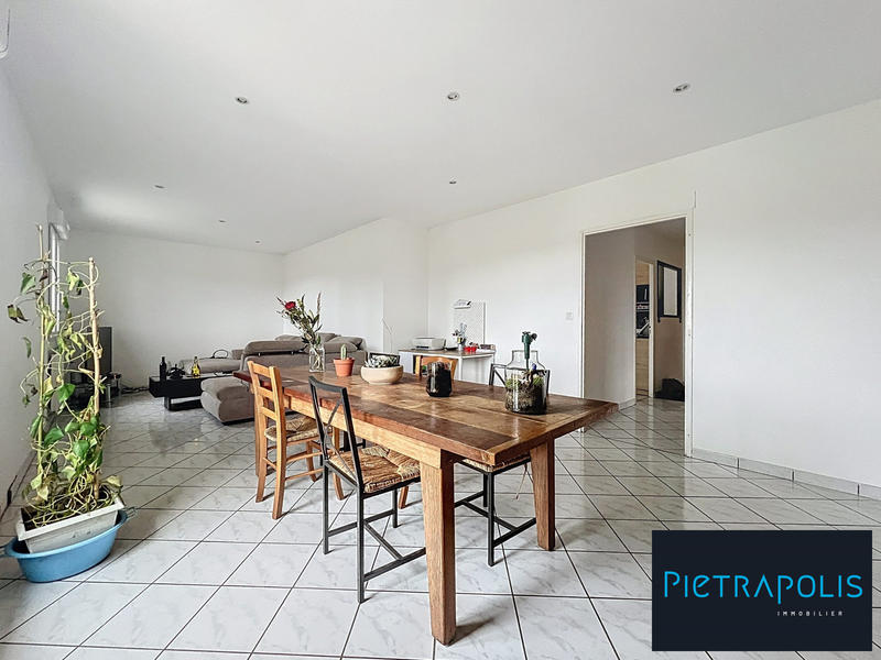 Maison - 93 m² - 4 pièces