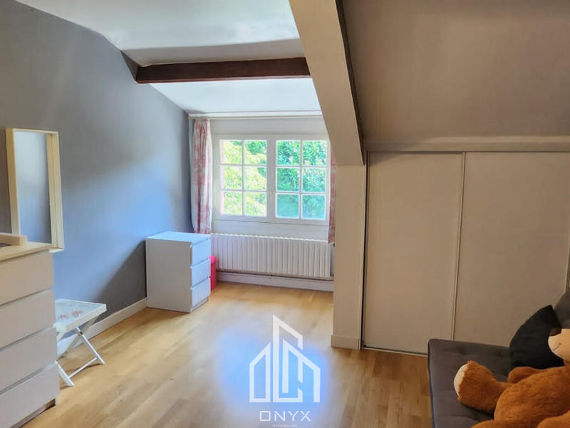 Maison - 224 m² - 9 pièces