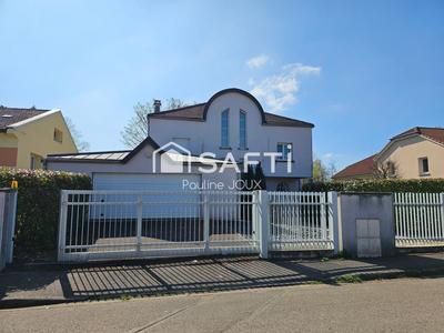 Maison - 375 m² - 7 pièces