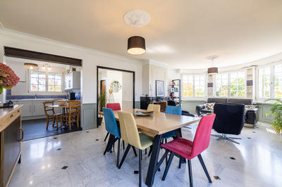 Maison - 206 m² - 8 pièces