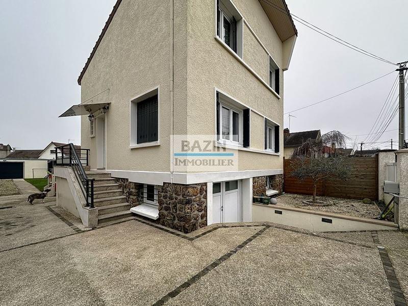 Maison traditionnelle - 96 m² - 6 pièces