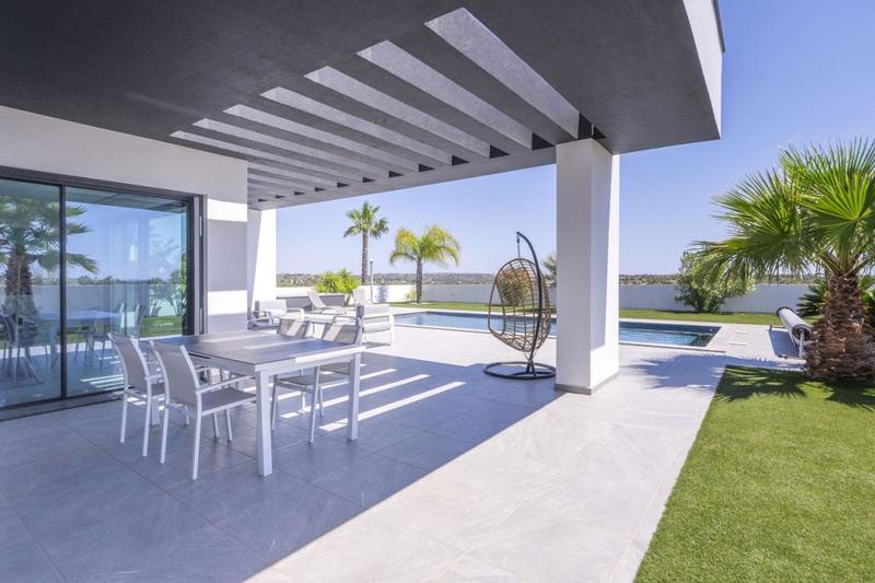 Villa - 230 m² - 6 pièces