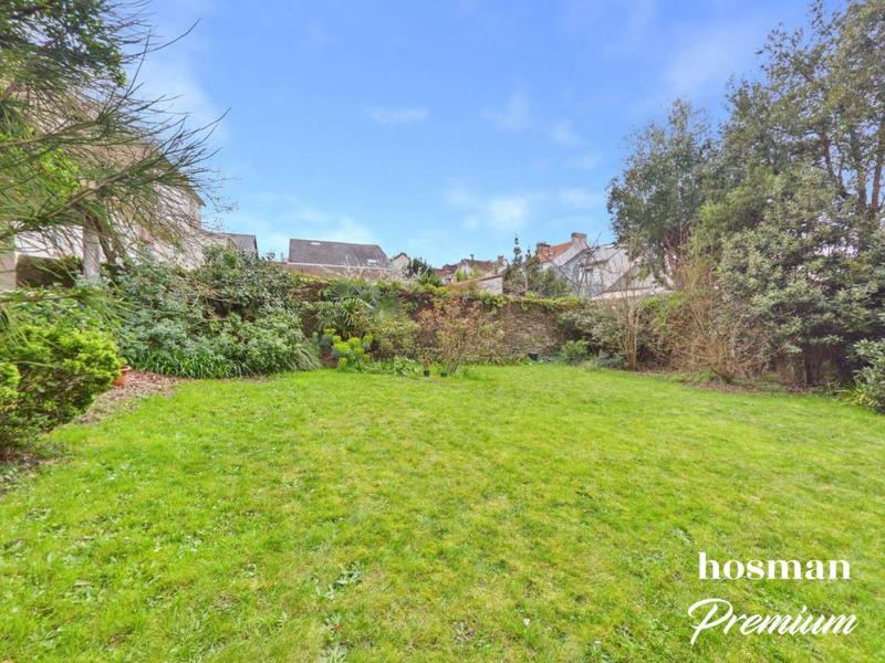 Maison - 213 m² - 8 pièces